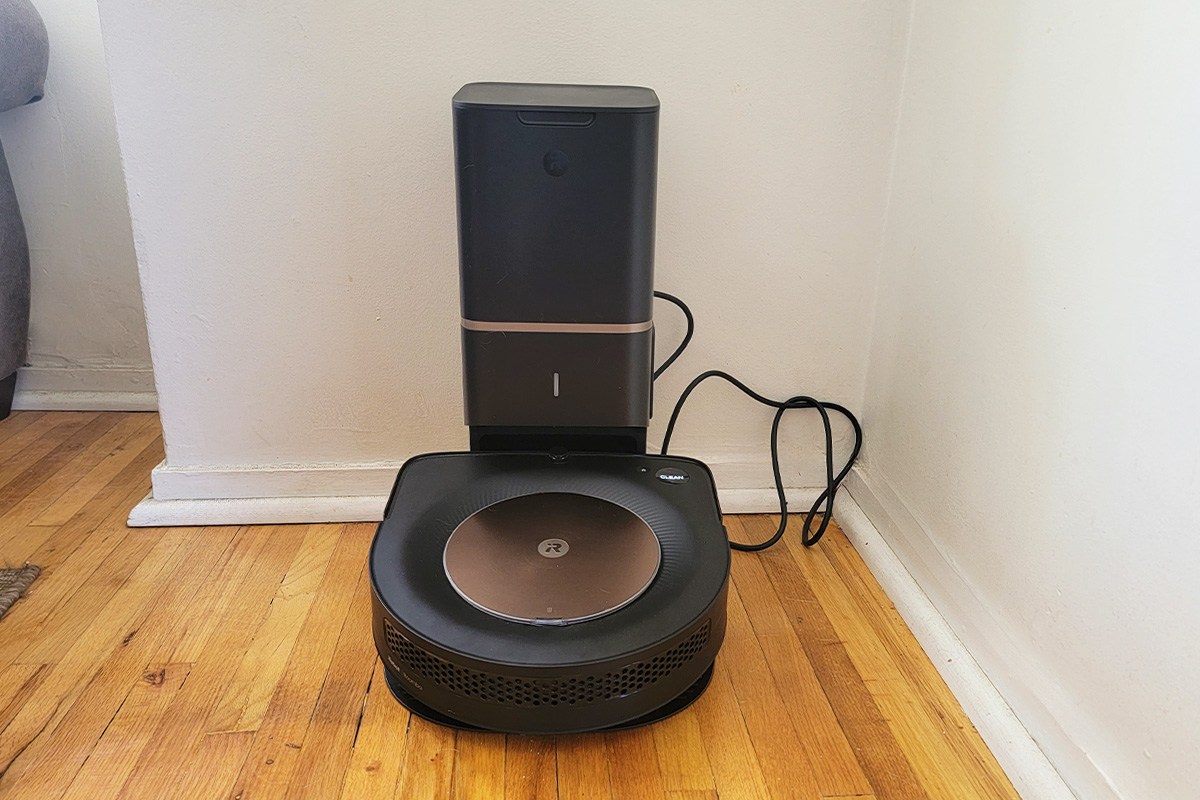 iRobot Roomba s9+ charging