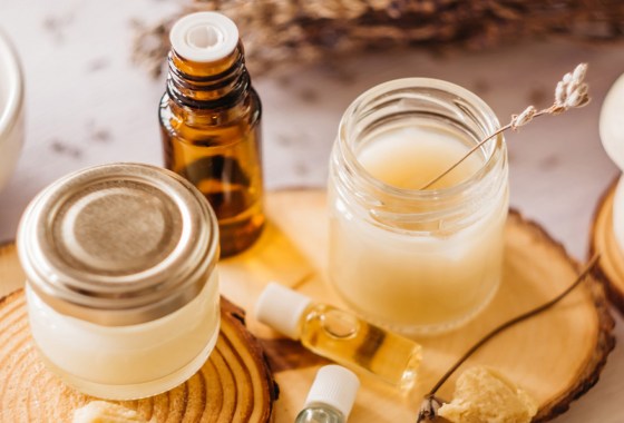Keep your skin moisturized this fall with manuka honey cream