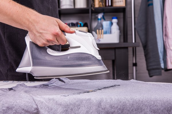 11 Best Steam Irons 2023 — Steam Iron for Clothes