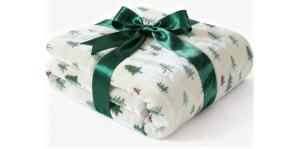 CGK Unlimited Christmas Throw Blanket