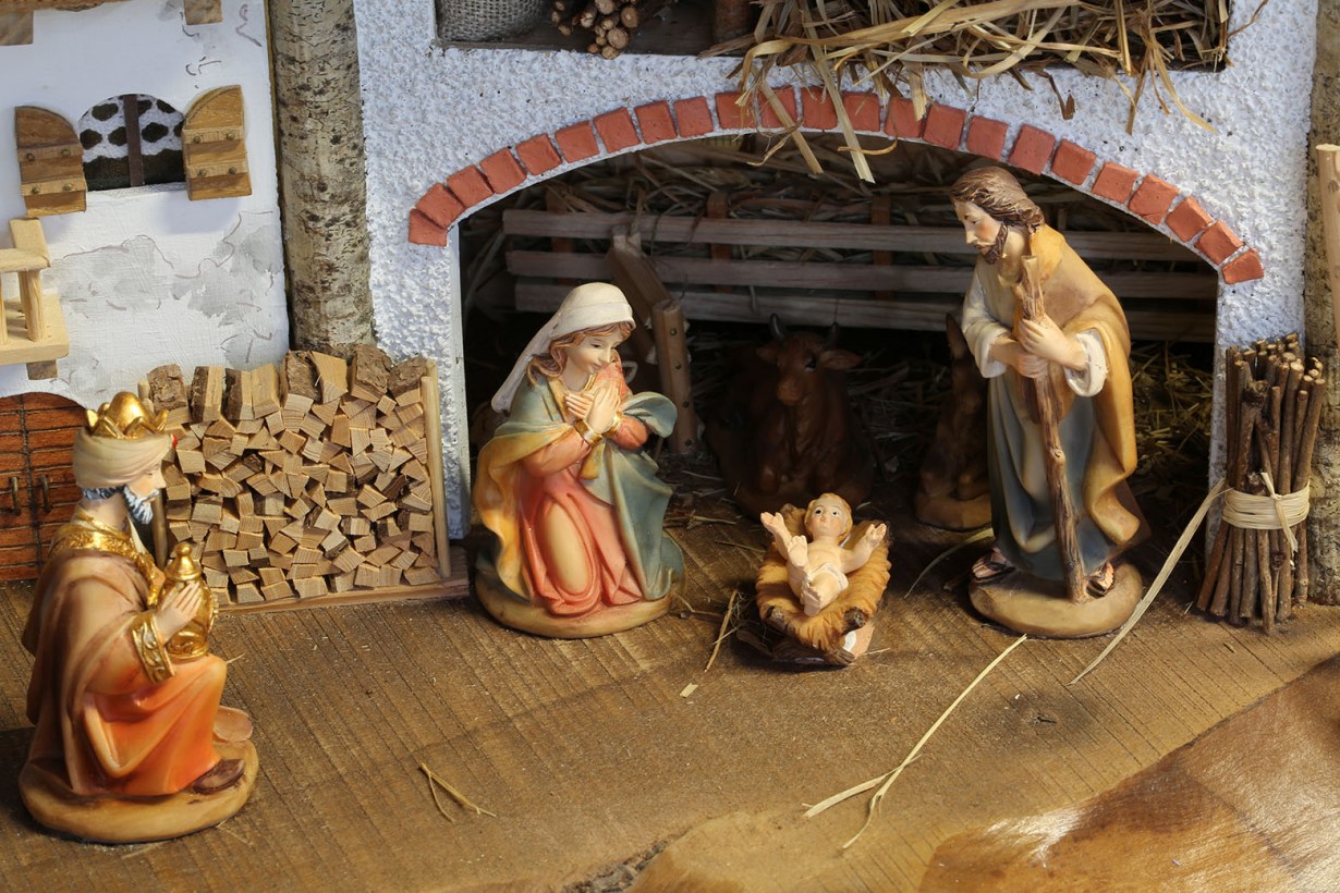 nativity scene set